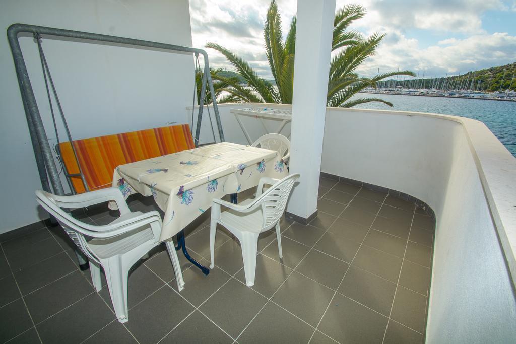 Apartments Jerkunica Rogoznica  Szoba fotó