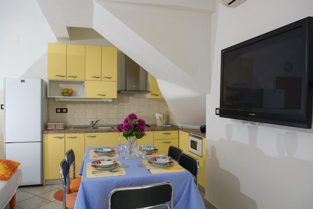 Apartments Jerkunica Rogoznica  Szoba fotó