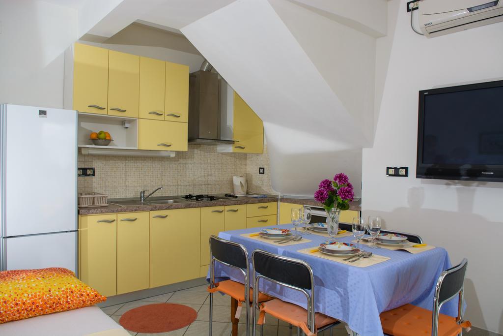 Apartments Jerkunica Rogoznica  Szoba fotó