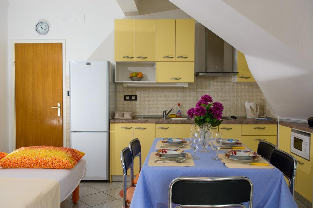 Apartments Jerkunica Rogoznica  Szoba fotó