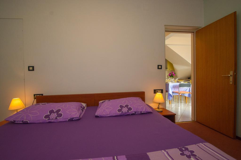 Apartments Jerkunica Rogoznica  Szoba fotó